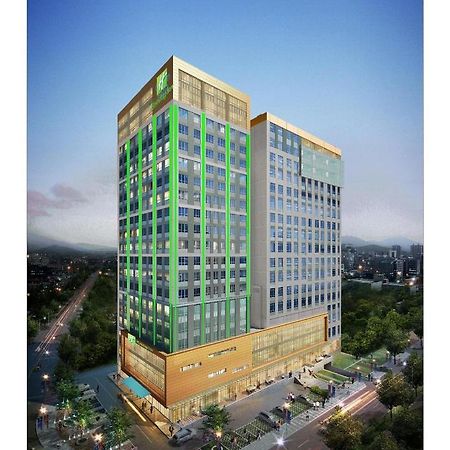 Holiday Inn Ulaanbaatar By Ihg Extérieur photo